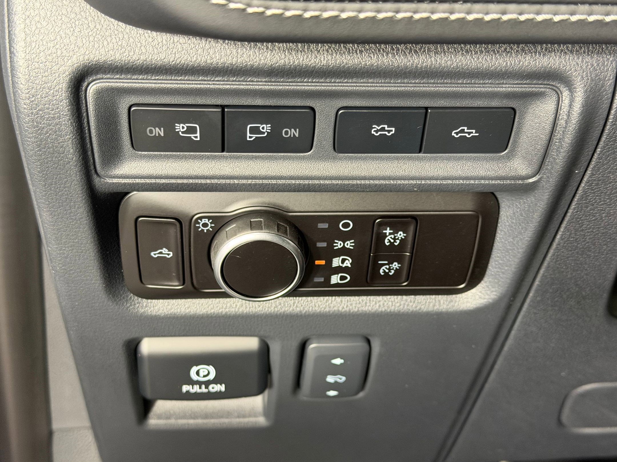 Used 2023 Ford F150 Lightning Platinum image 17