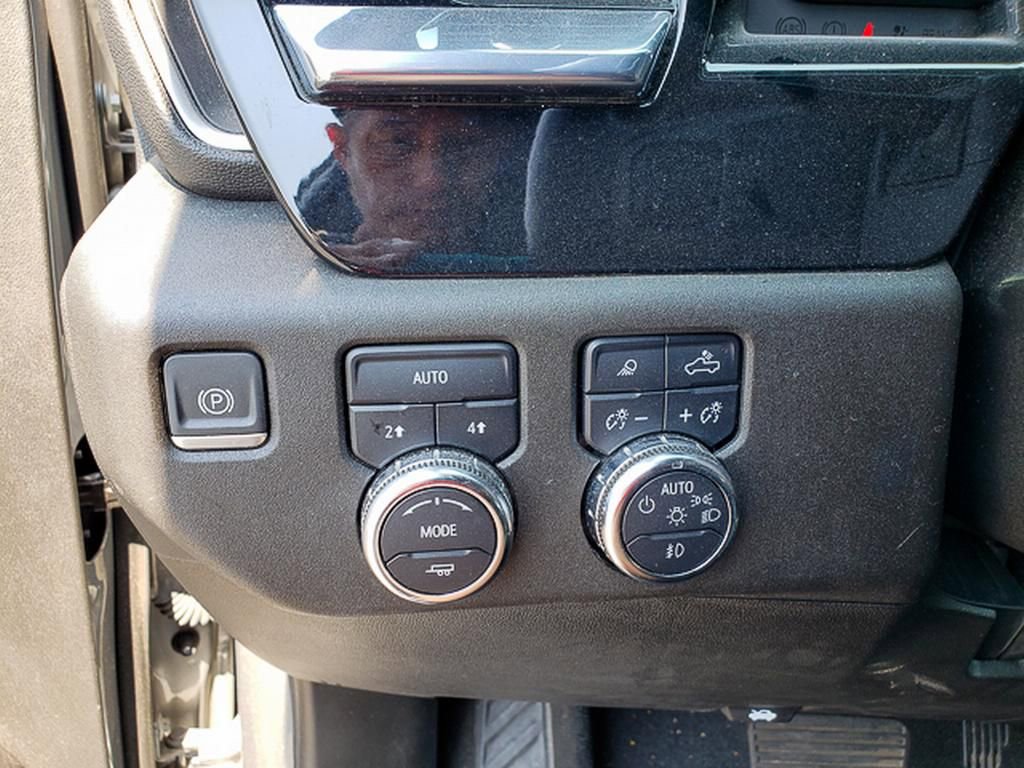 Used 2024 GMC Sierra 1500 SLT image 13