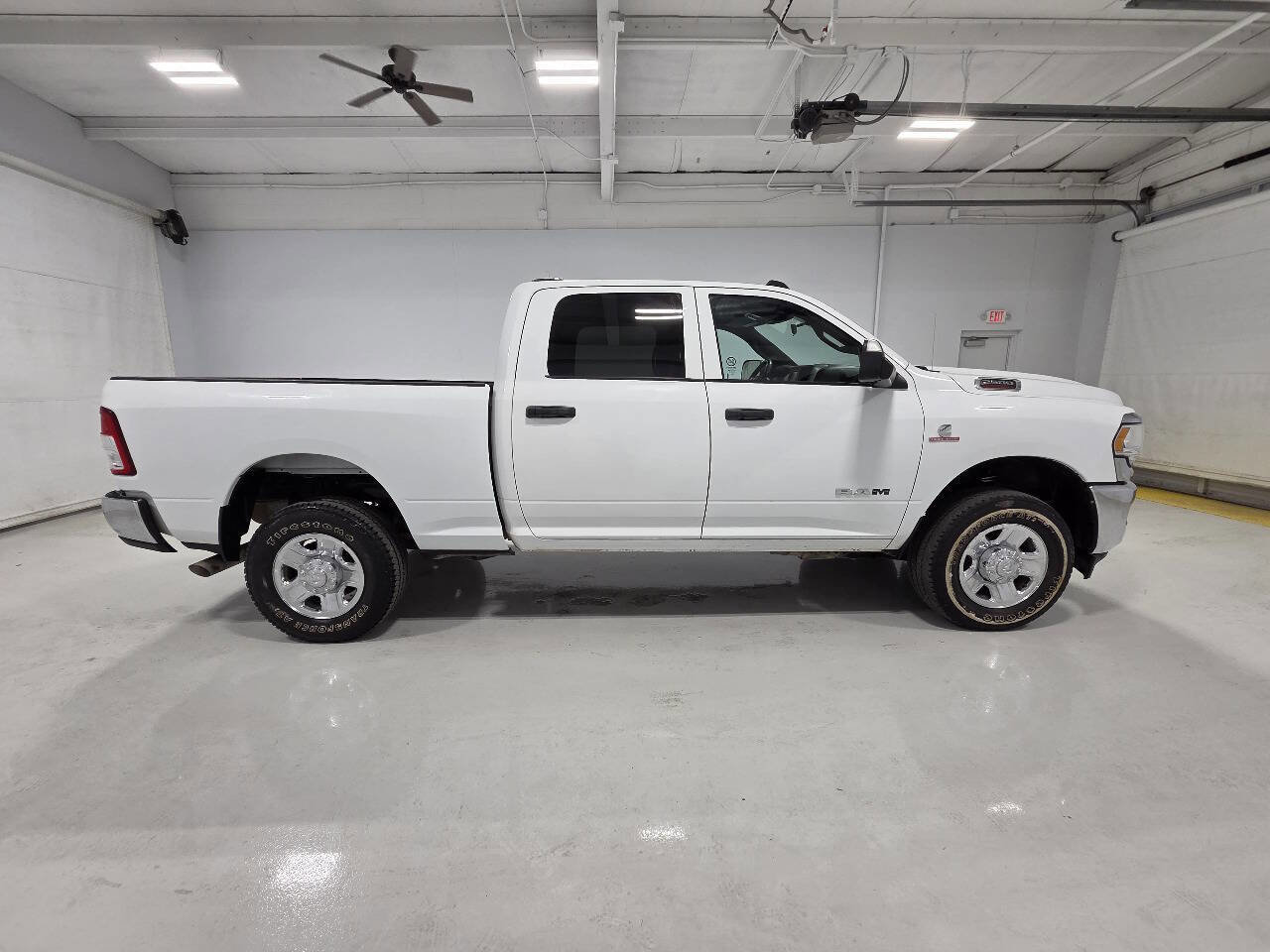Used 2022 RAM 2500 Tradesman w/ Chrome Appearance Group image 9