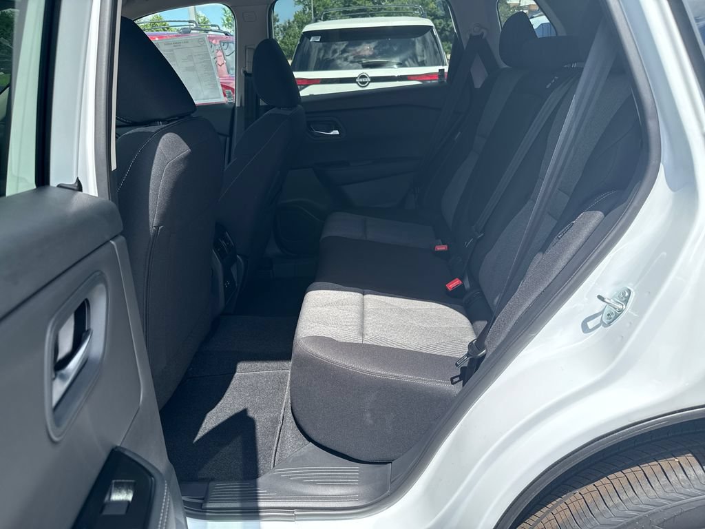 New 2026 Nissan Rogue SV w/ Cold Weather Package AWD/4WD image 14