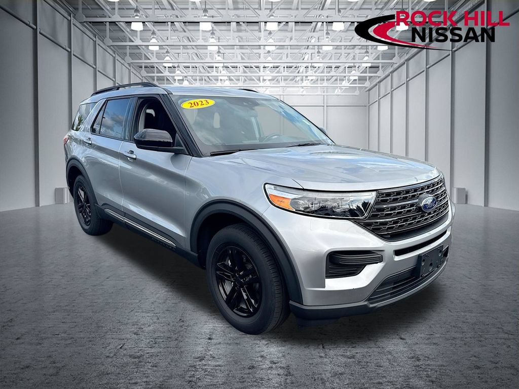 Used 2023 Ford Explorer XLT AWD/4WD image 1