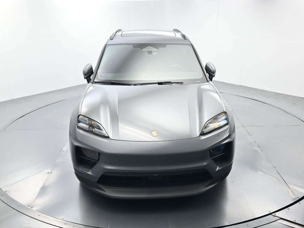 Certified 2025 Porsche Macan 4S Electric AWD/4WD image 42