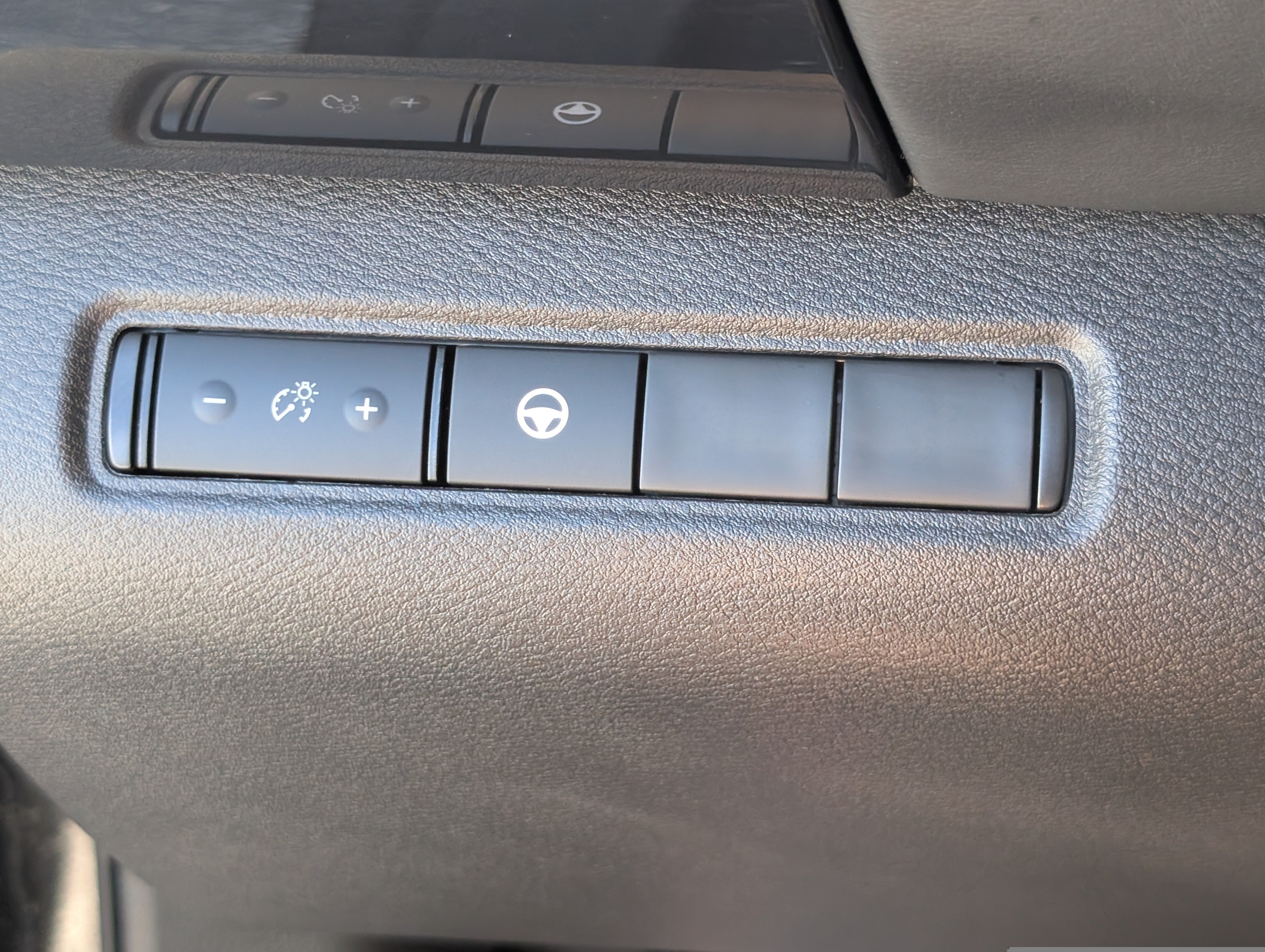 Used 2023 Nissan Pathfinder SV AWD/4WD image 21