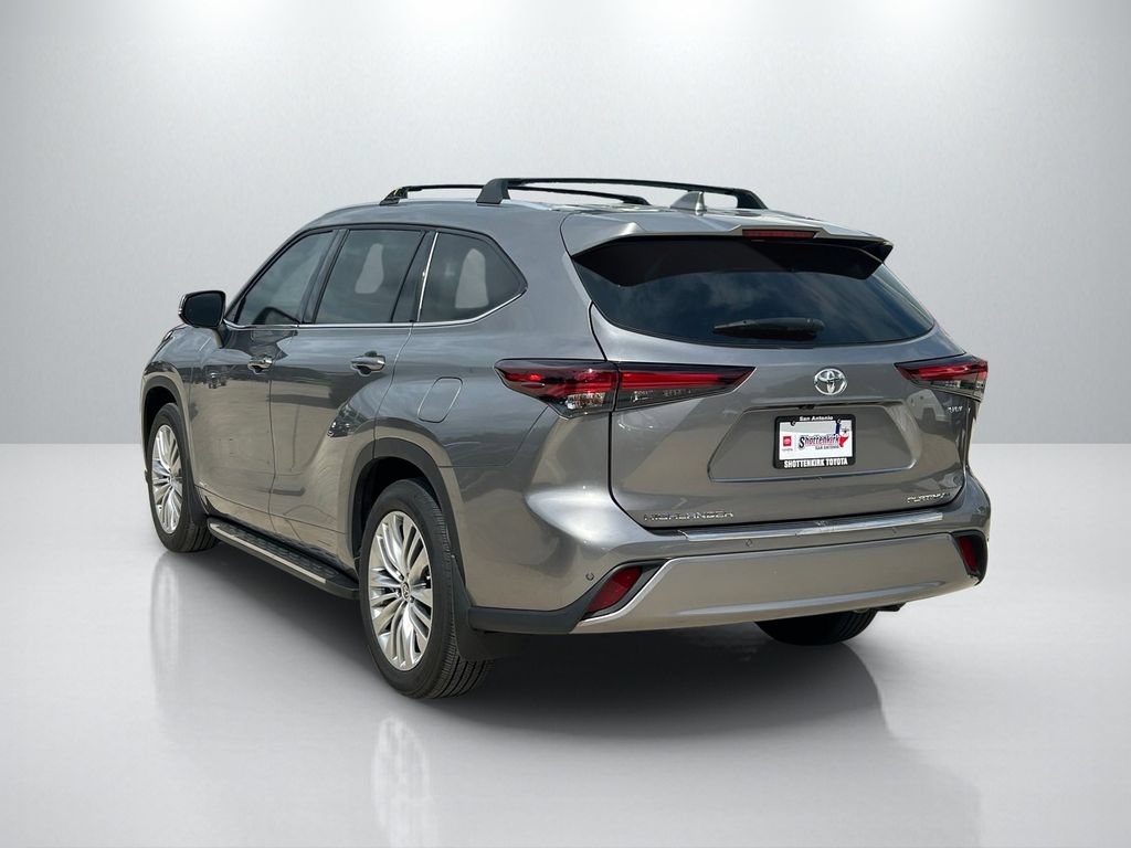 Certified 2025 Toyota Highlander Platinum AWD/4WD image 7