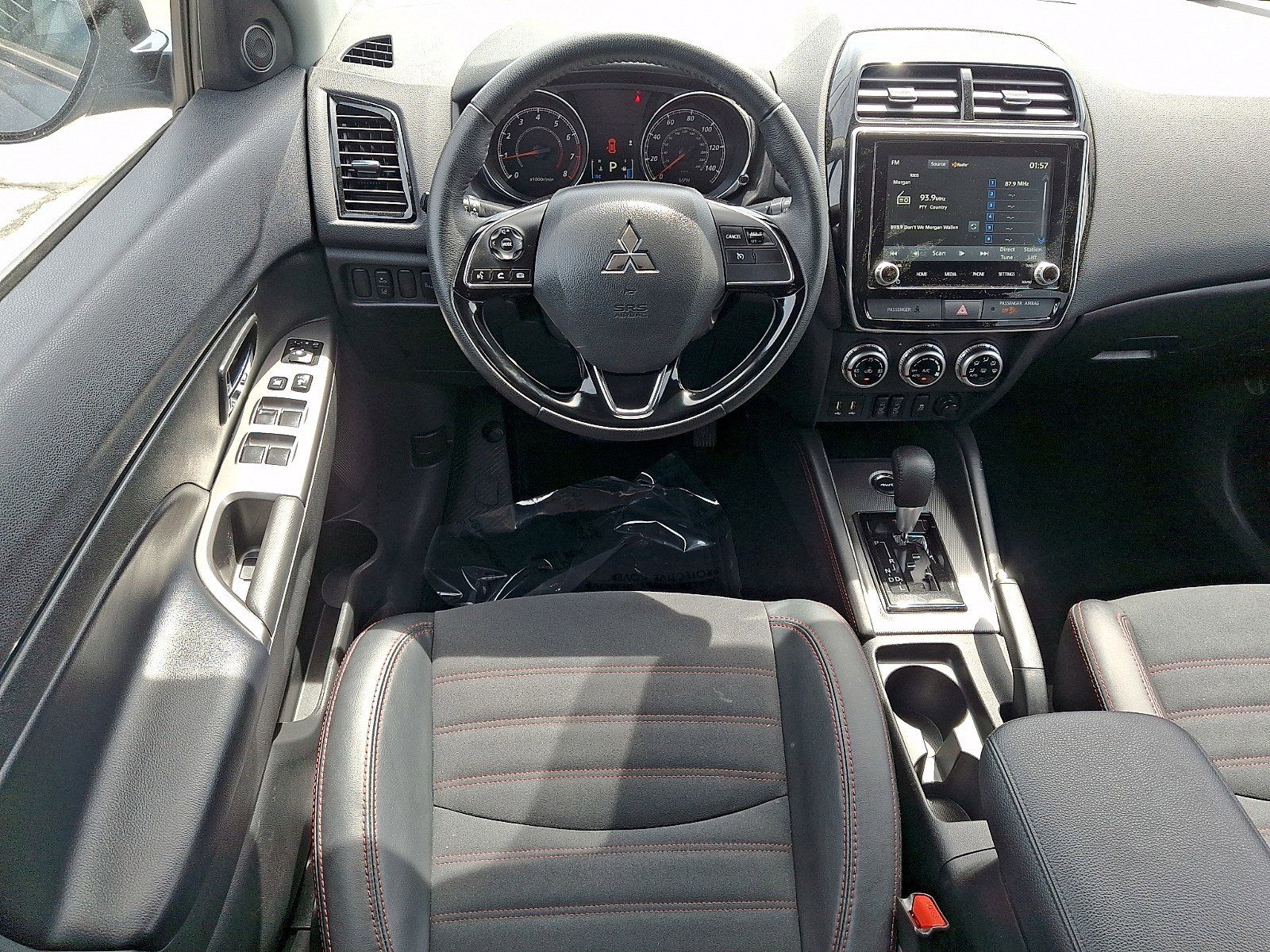 Used 2025 Mitsubishi Outlander Sport SE image 10