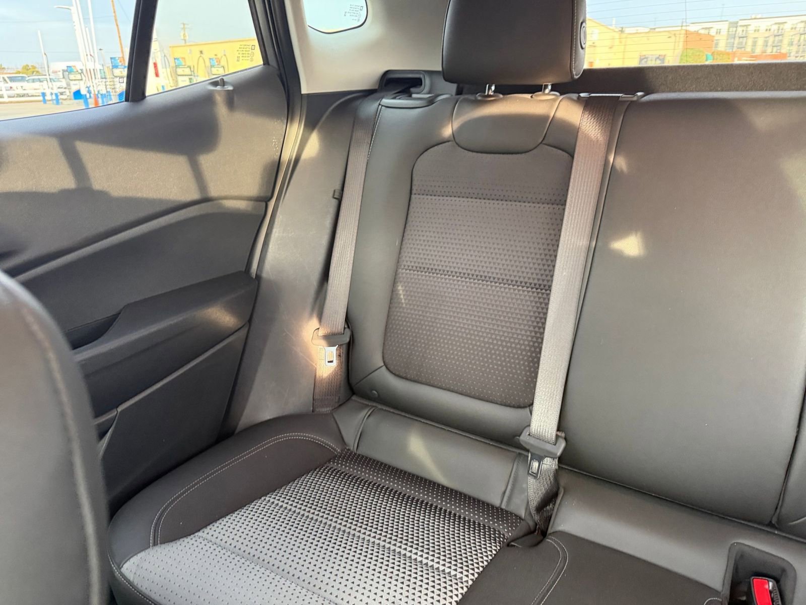 Used 2025 Chevrolet Trax LT image 37