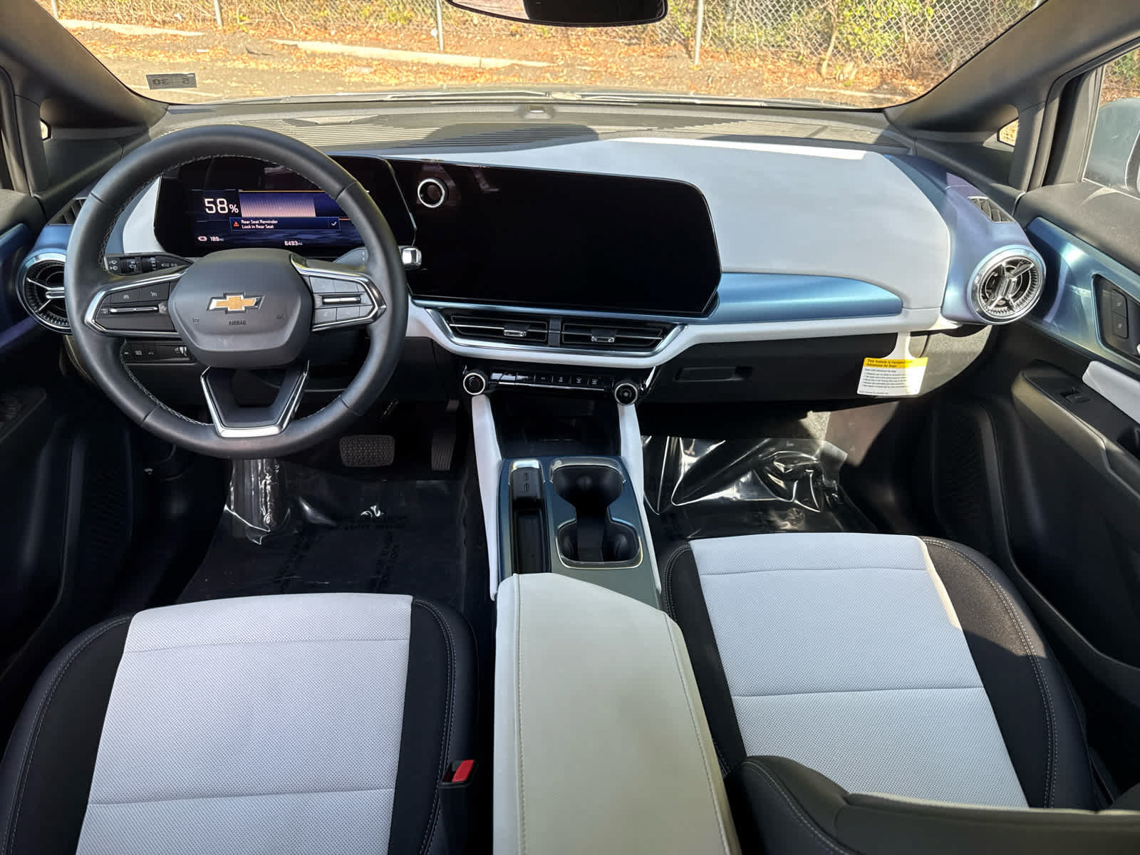 Used 2025 Chevrolet Equinox EV LT FWD image 23