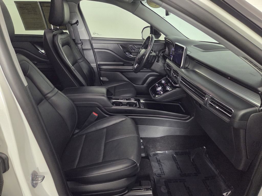 Used 2022 Lincoln Corsair FWD w/ Premium Package image 32