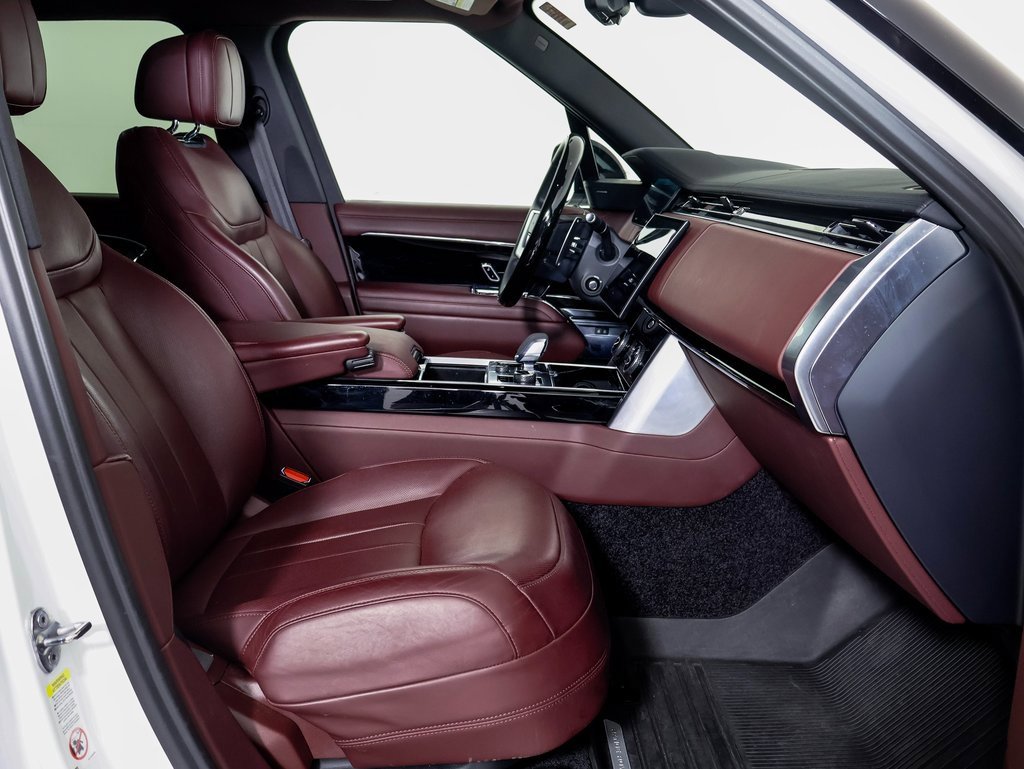 Used 2023 Land Rover Range Rover SE image 8