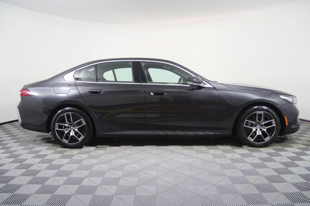 Certified 2026 BMW 530i xDrive AWD/4WD image 3