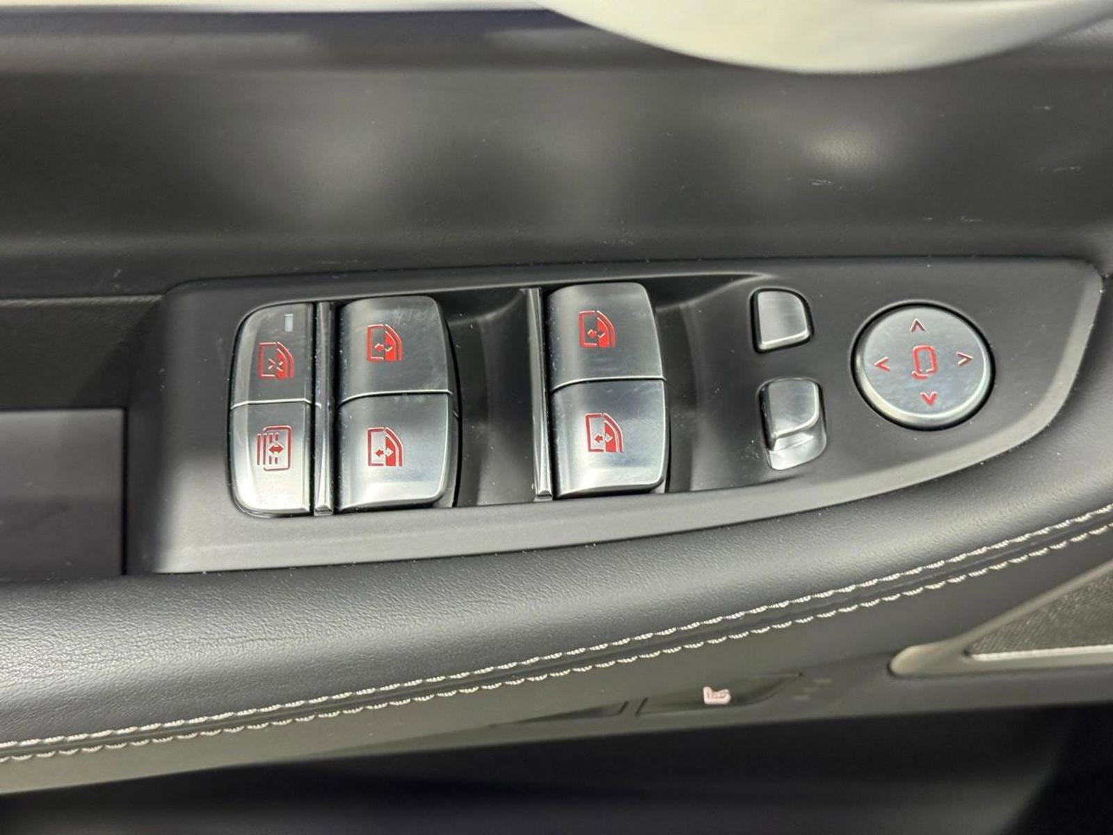 Used 2022 BMW 750i xDrive w/ Executive Package image 27