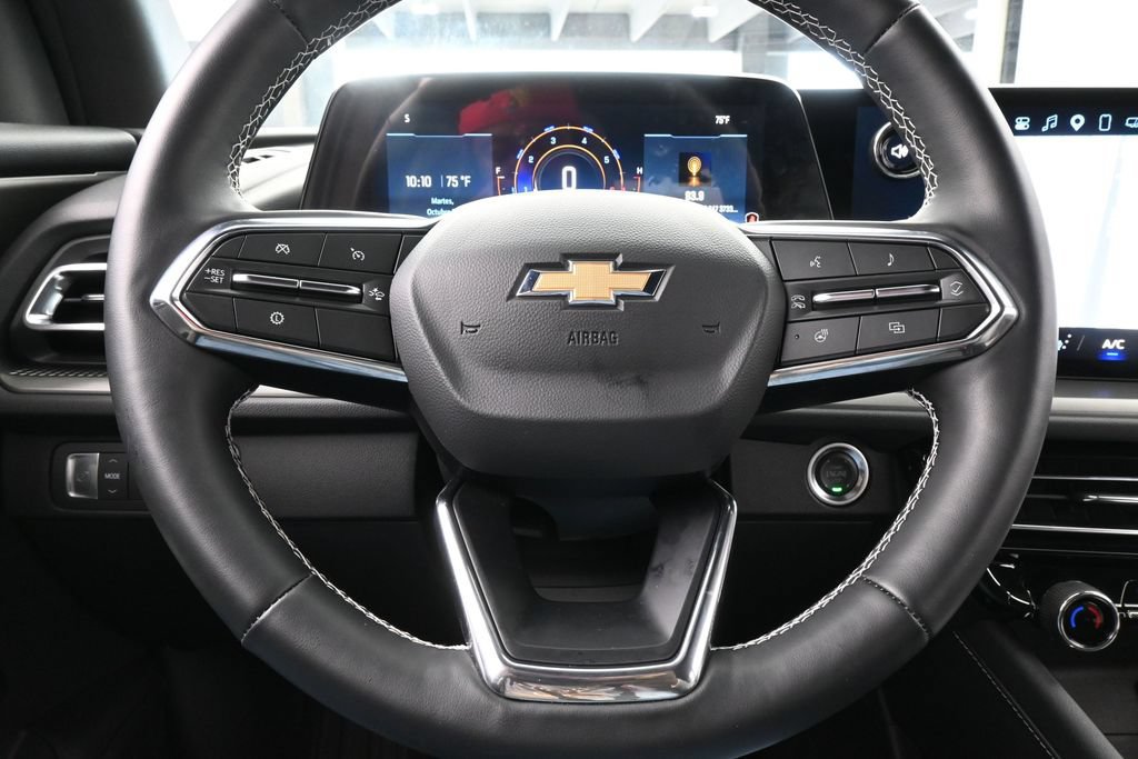 Used 2025 Chevrolet Traverse LT FWD image 25