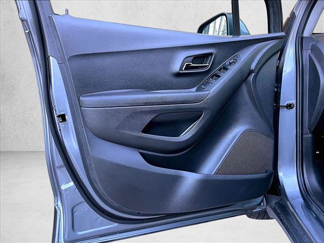Used 2020 Chevrolet Trax LS FWD image 18
