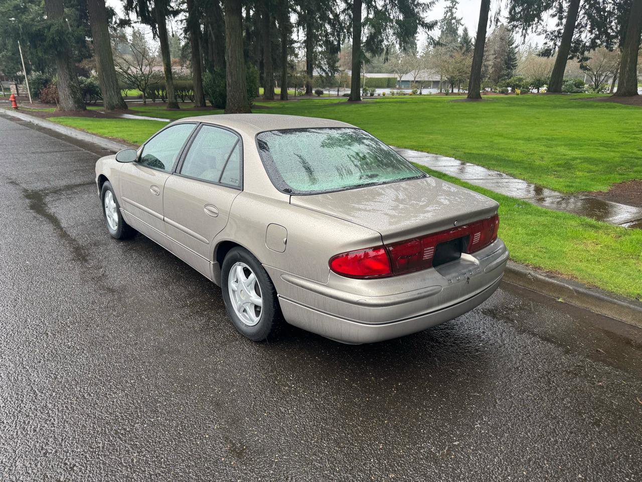 Used 2002 Buick Regal LS w/ LS Premium Pkg image 3