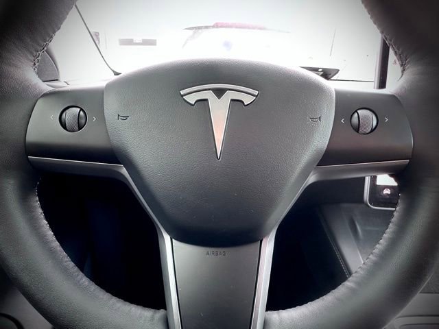 Used 2022 Tesla Model Y Performance AWD/4WD image 13