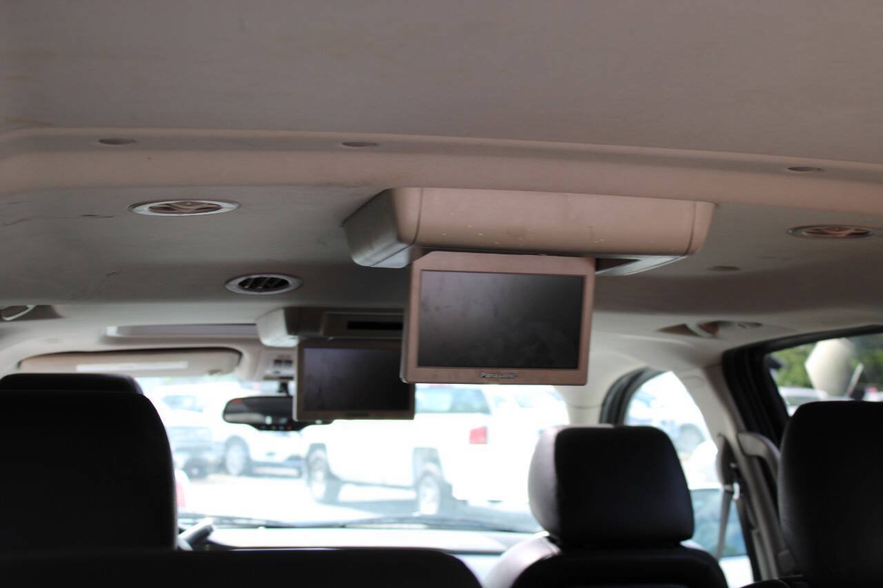 Used 2013 Cadillac Escalade ESV Luxury AWD/4WD image 18