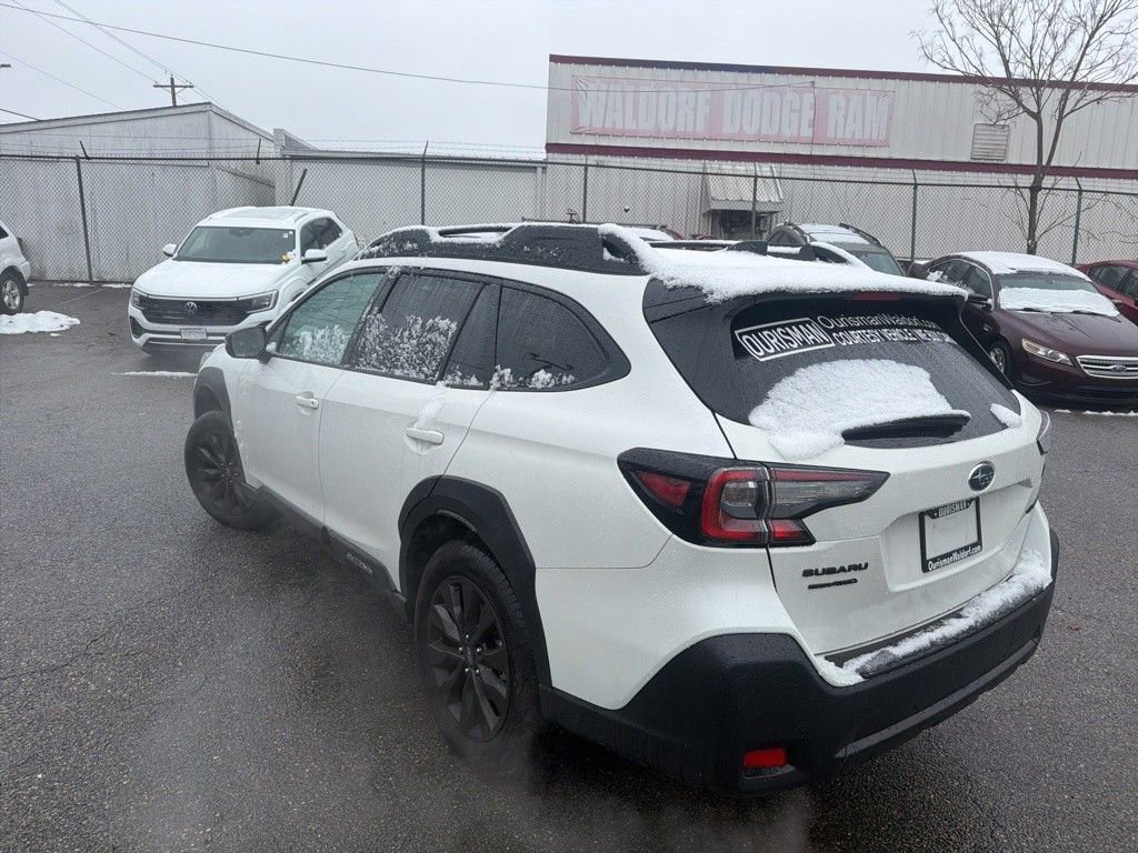 Used 2025 Subaru Outback Onyx Edition image 3