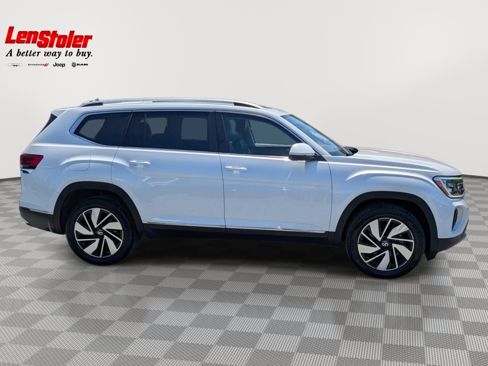 Used 2024 Volkswagen Atlas SEL AWD/4WD image 6