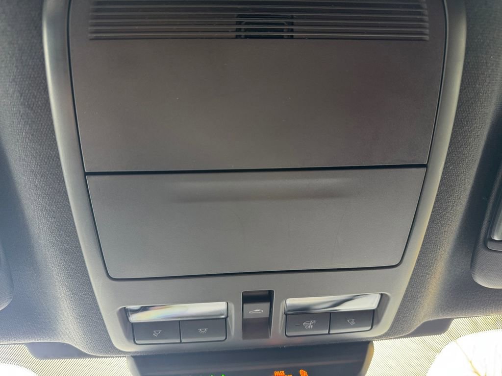 Used 2023 MAZDA MAZDA3 s image 24