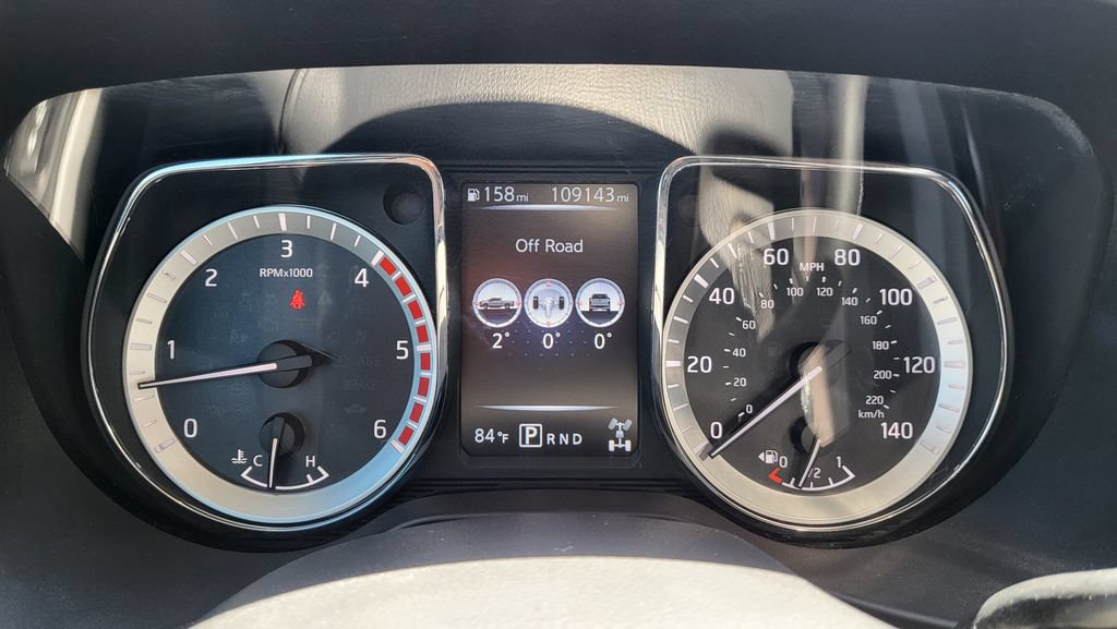 Used 2016 Nissan Titan SV AWD/4WD image 31