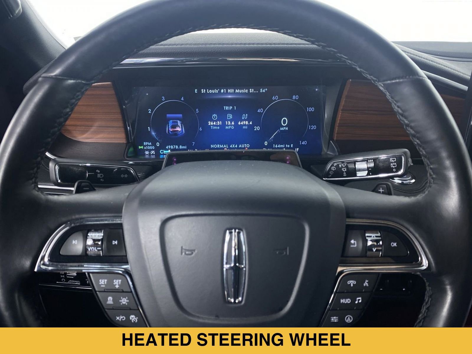 Used 2022 Lincoln Navigator Reserve AWD/4WD image 3