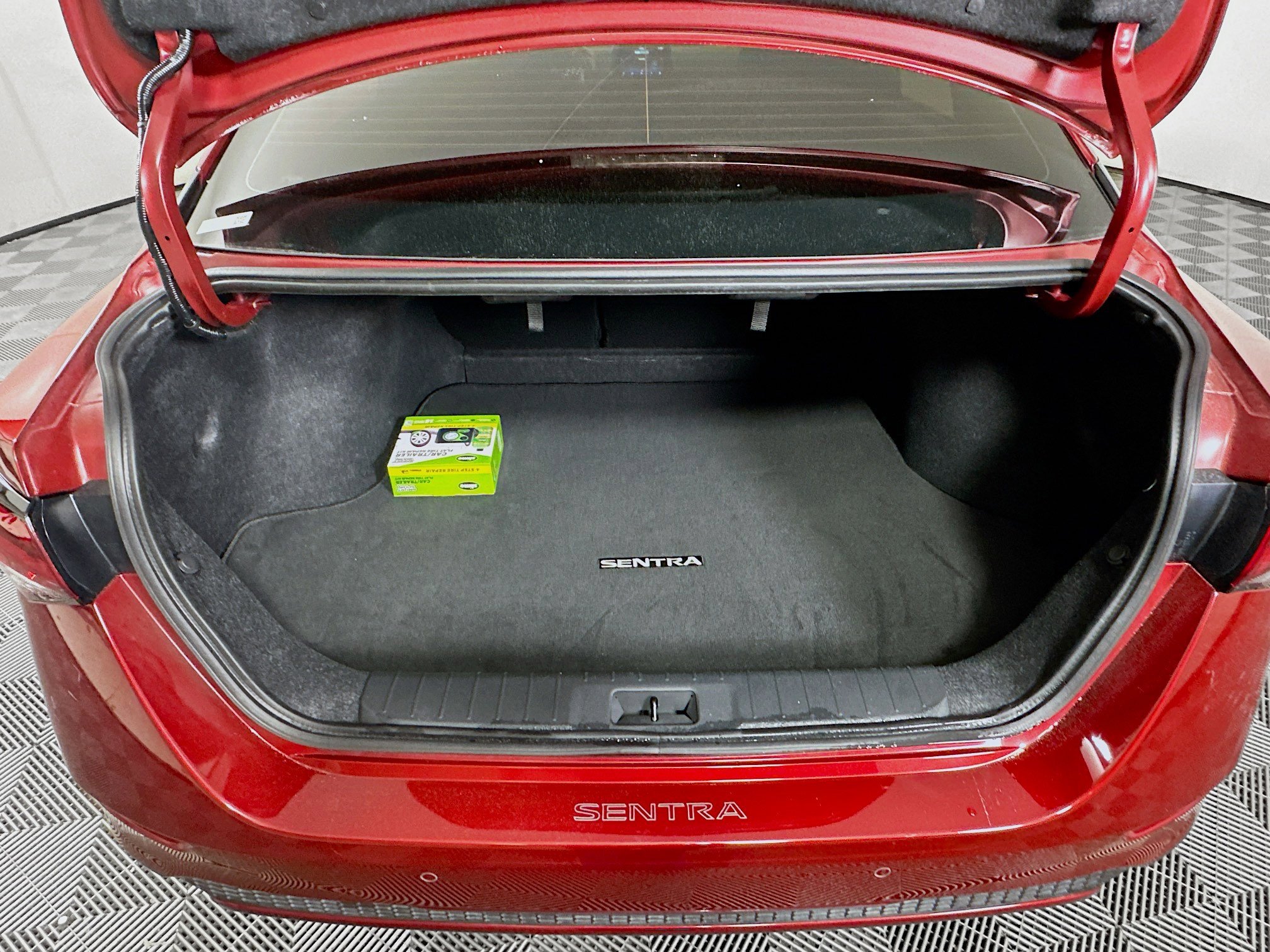 Used 2022 Nissan Sentra SV w/ Trunk Package image 27