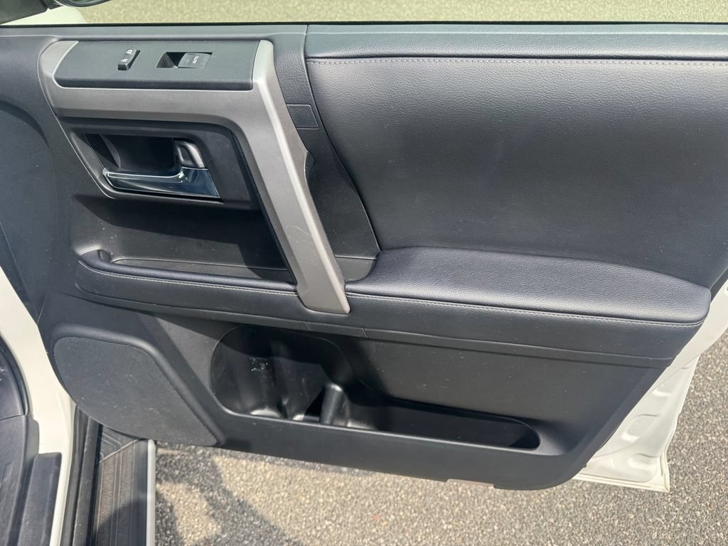 Used 2023 Toyota 4Runner SR5 Premium w/ Moonroof Package AWD/4WD image 17