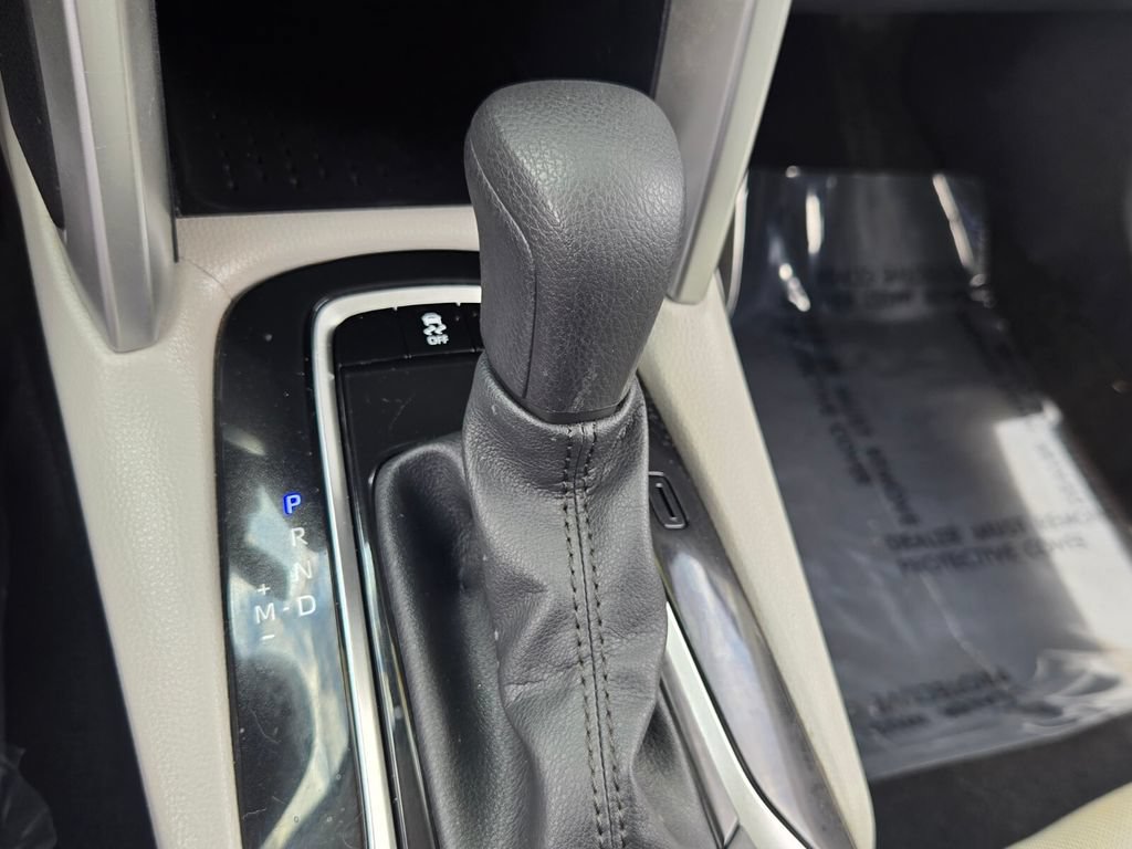 Used 2023 Toyota Corolla Cross L FWD image 17
