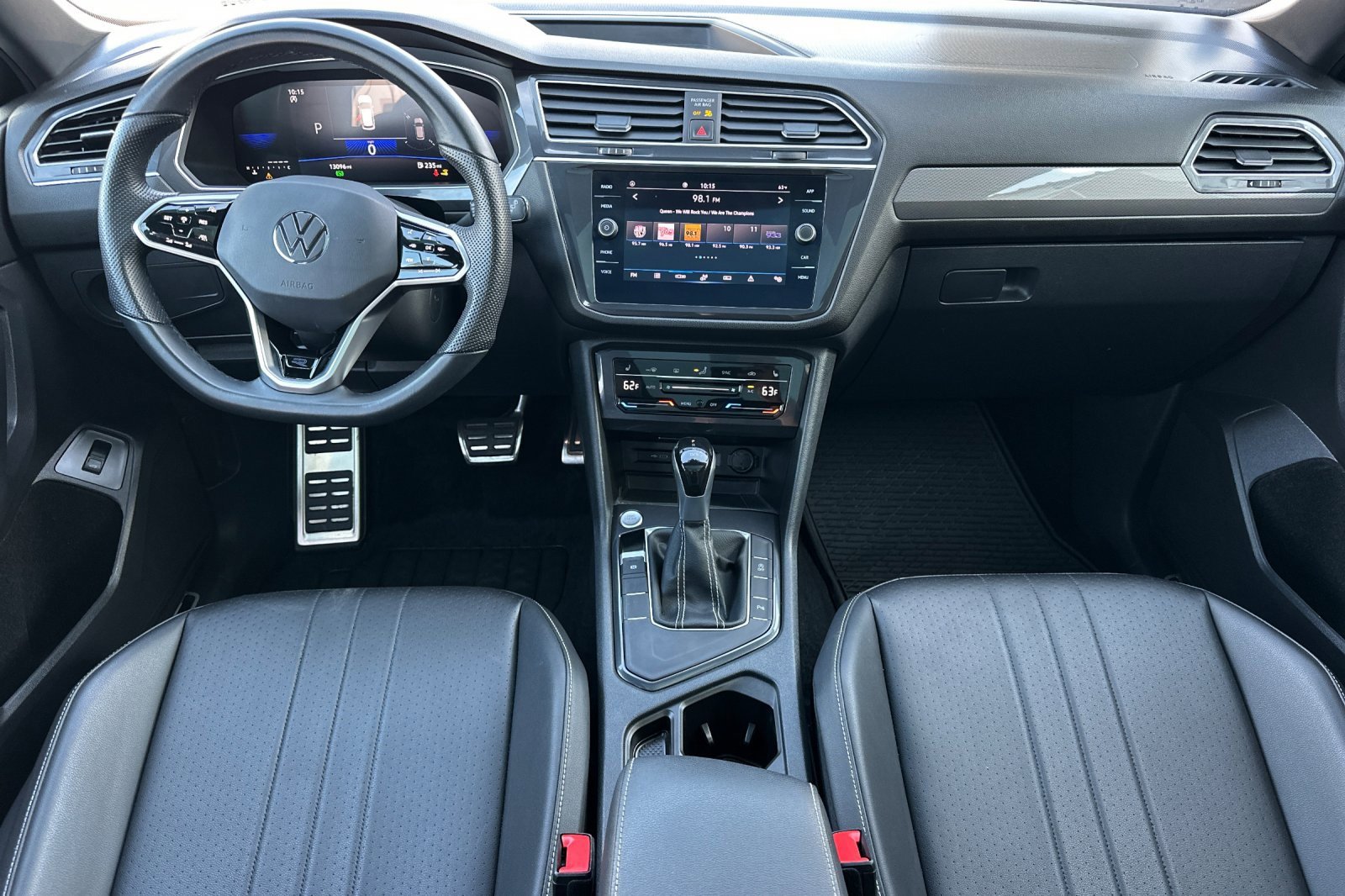 Certified 2024 Volkswagen Tiguan SE R-Line image 13