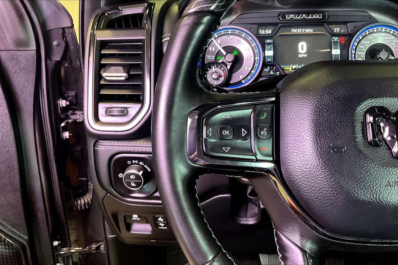Used 2022 RAM 1500 Limited w/ Body Color Bumper Group AWD/4WD image 13