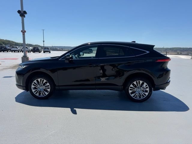 Certified 2023 Toyota Venza XLE AWD/4WD image 10