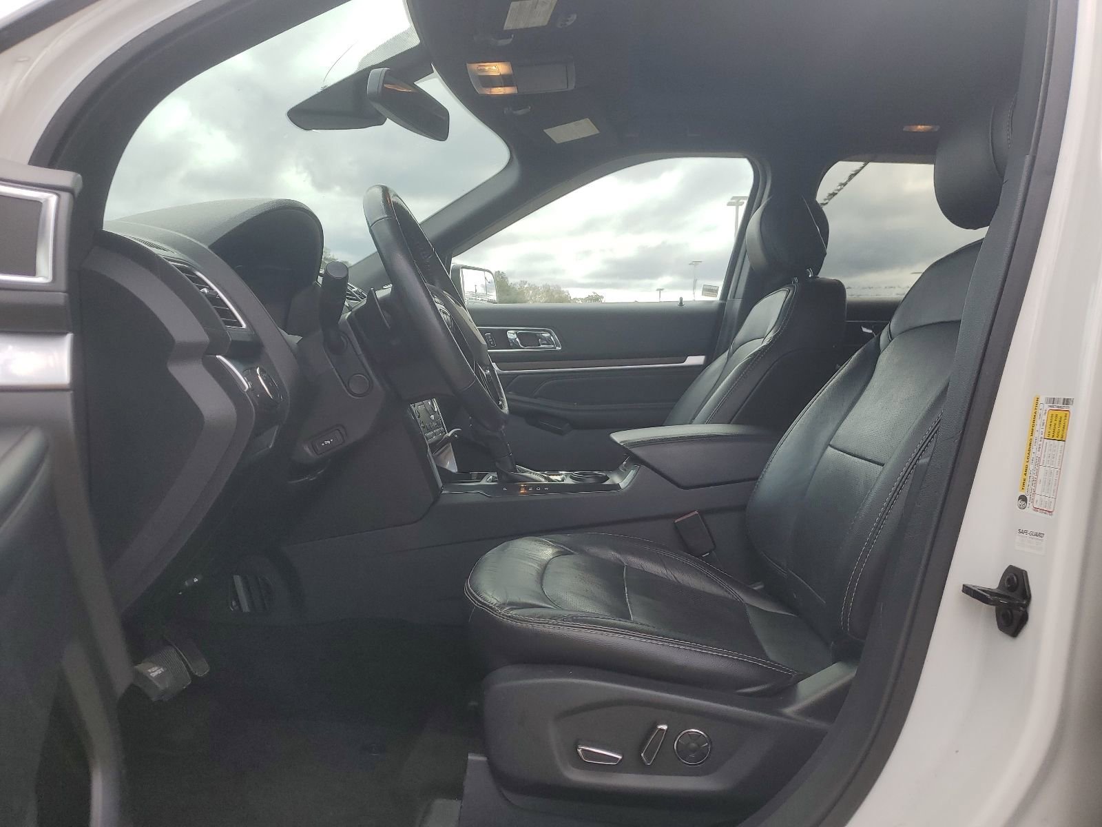 Used 2017 Ford Explorer Limited w/ Equipment Group 301A image 8