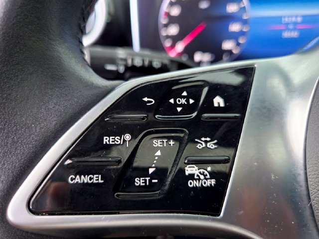 Used 2023 Mercedes-Benz GLC 300 image 36