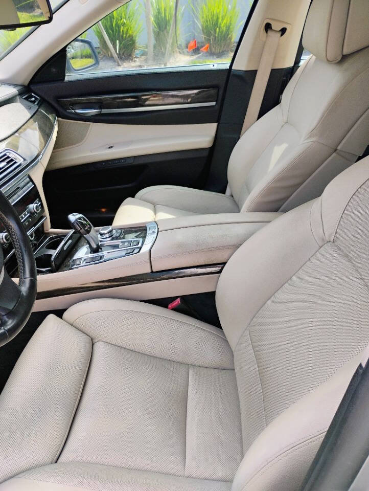 Used 2012 BMW 740i RWD image 13