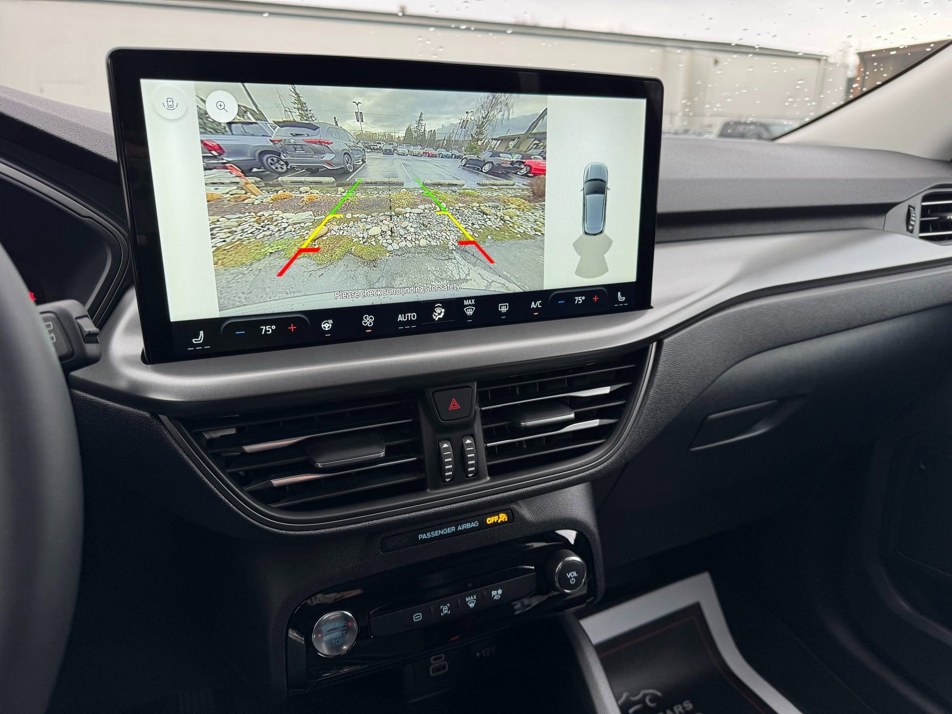 Used 2025 Ford Escape SE image 27