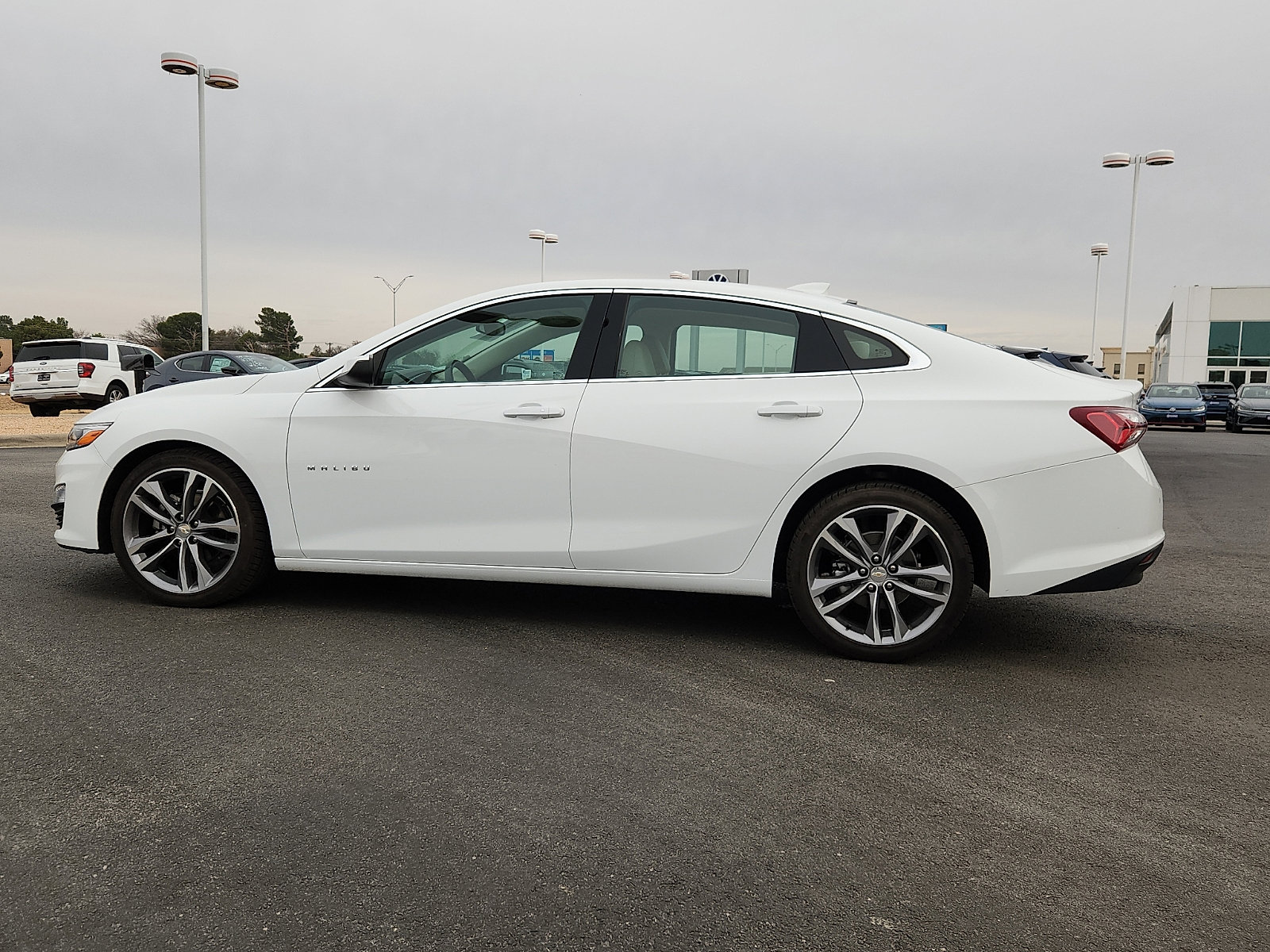 Used 2024 Chevrolet Malibu LT image 4