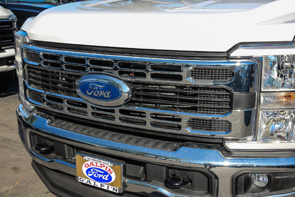 New 2025 Ford F450 XL w/ XL Chrome Package RWD image 13