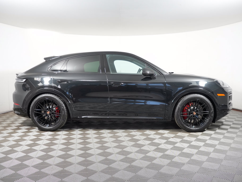 New 2027 Porsche Cayenne GTS AWD/4WD image 8