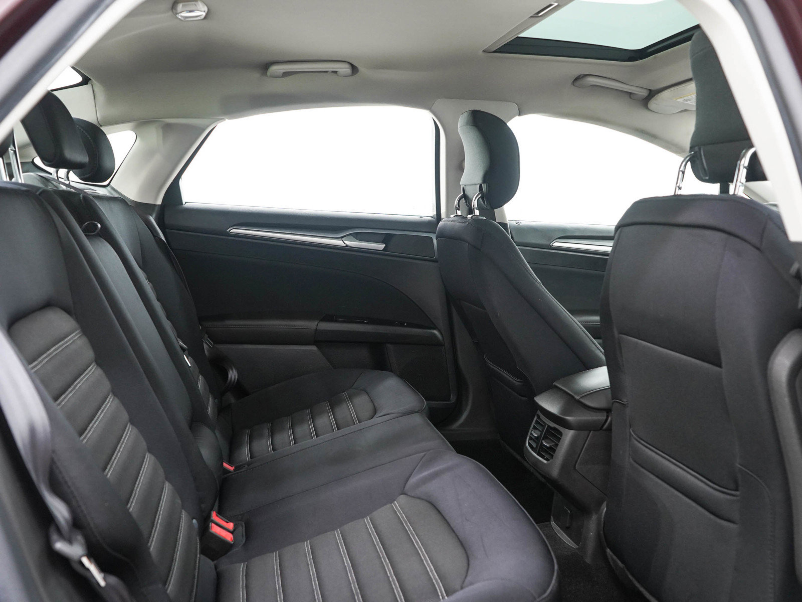 Used 2013 Ford Fusion SE FWD image 12