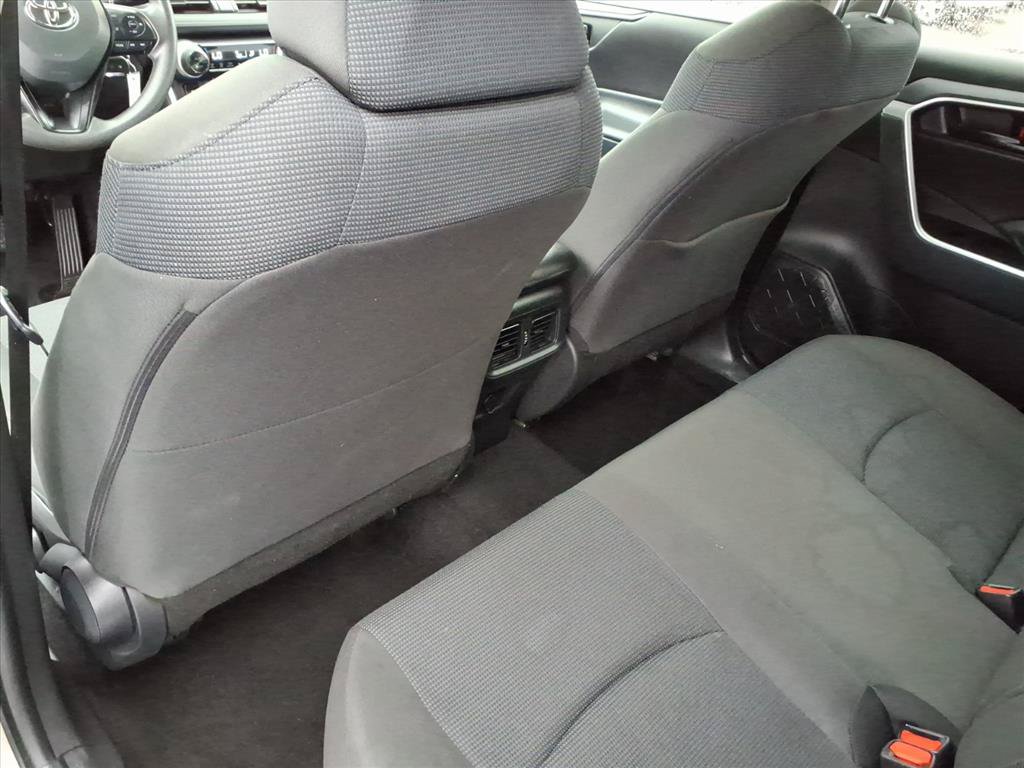 Used 2025 Toyota RAV4 LE AWD/4WD image 15
