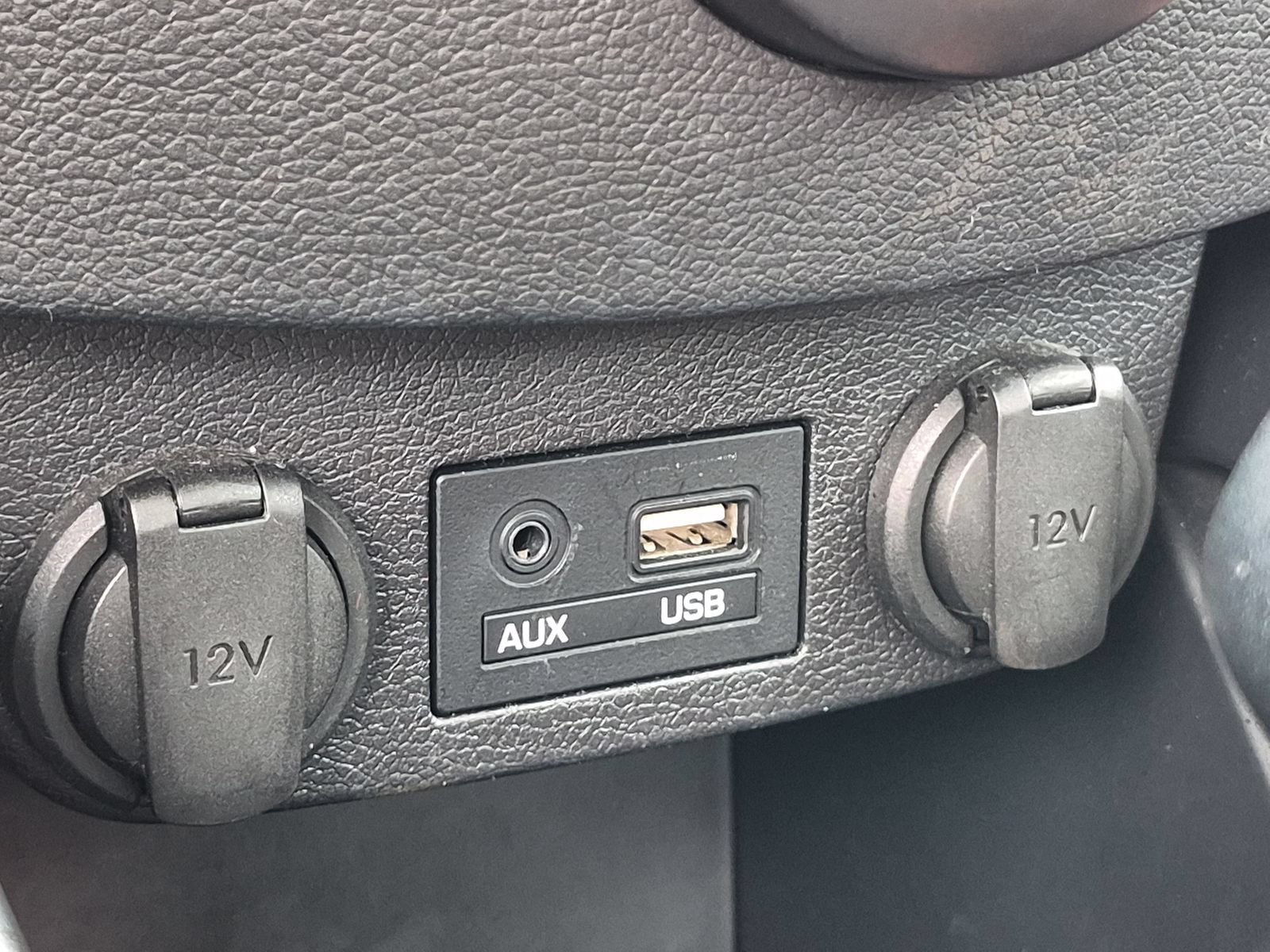 Used 2016 Hyundai Veloster Turbo w/ Option Group 04 FWD image 28