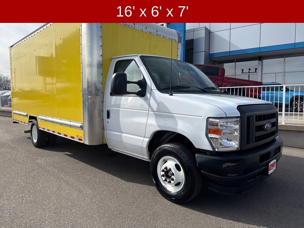 Used 2024 Ford E-350 and Econoline 350 Super Duty w/ Driver's Safety Package image 7