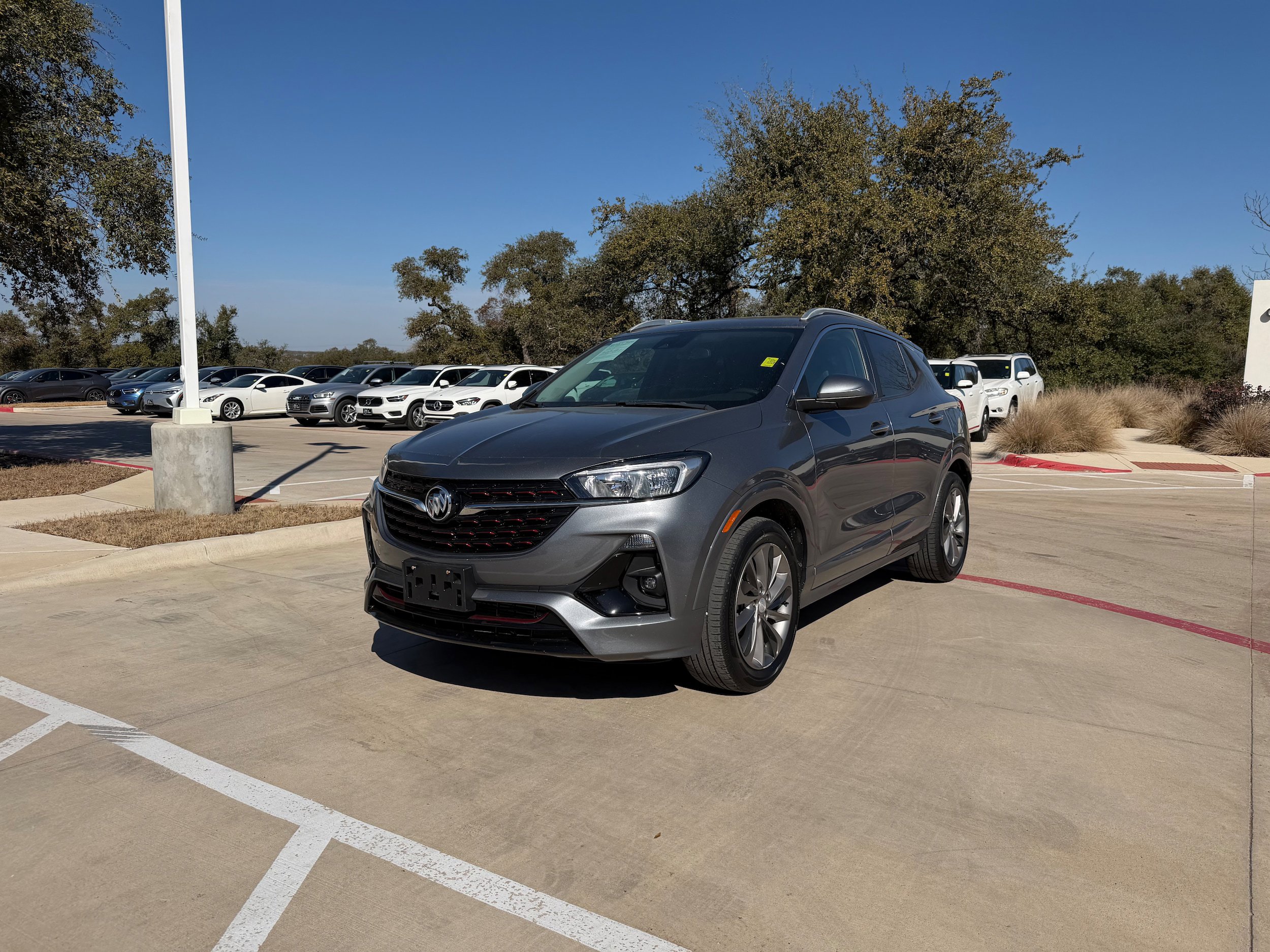 Used 2022 Buick Encore GX Select w/ Sport Touring Package image 2