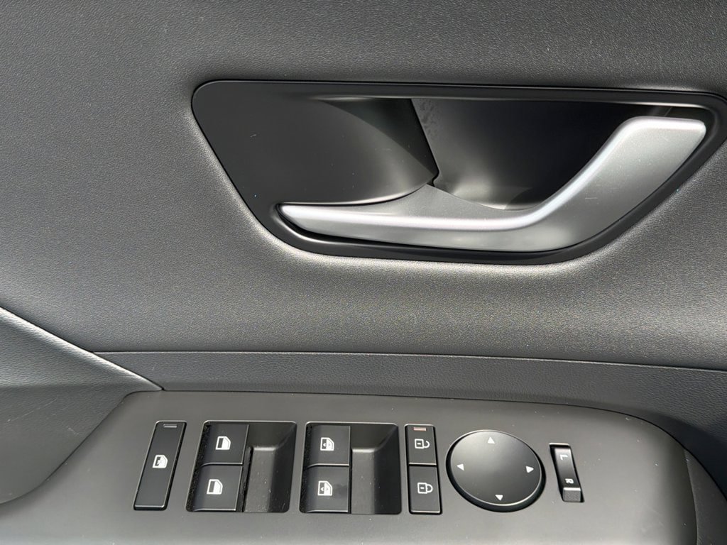 Certified 2025 Hyundai Kona Limited FWD image 16
