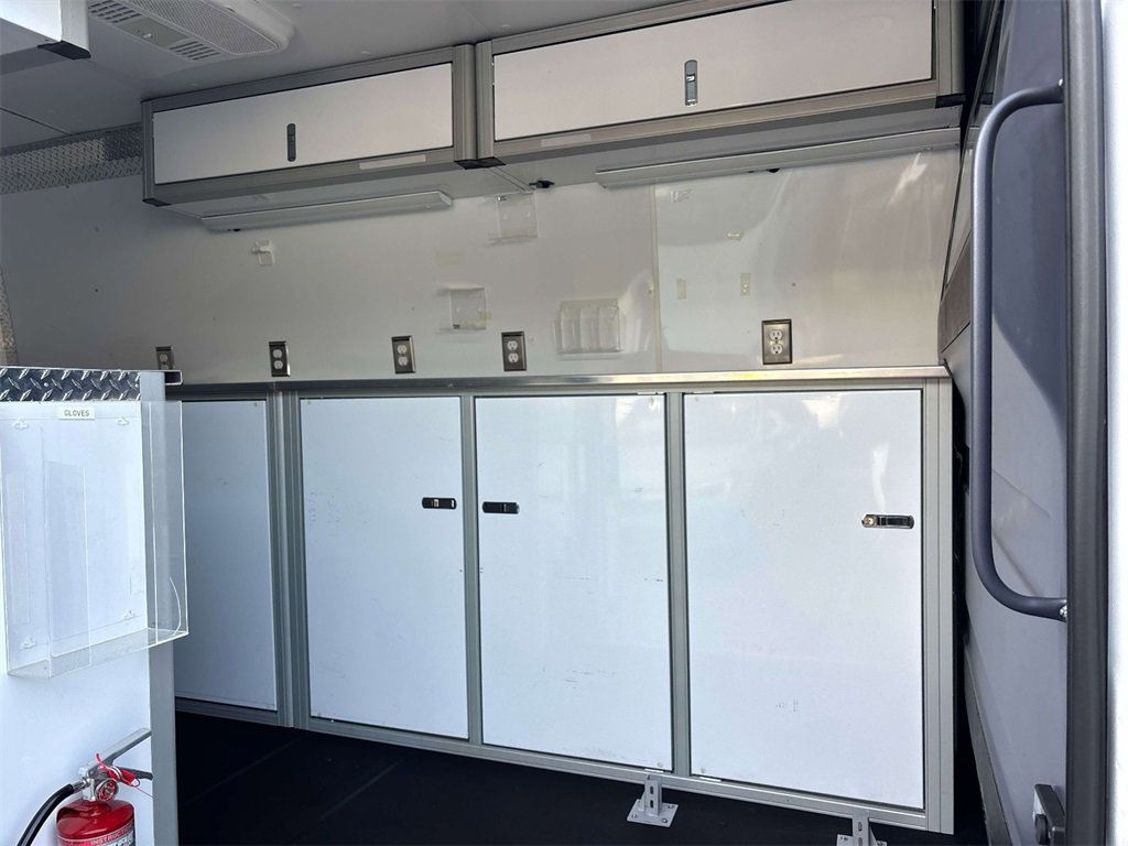 Used 2022 Mercedes-Benz Sprinter 4500 image 6