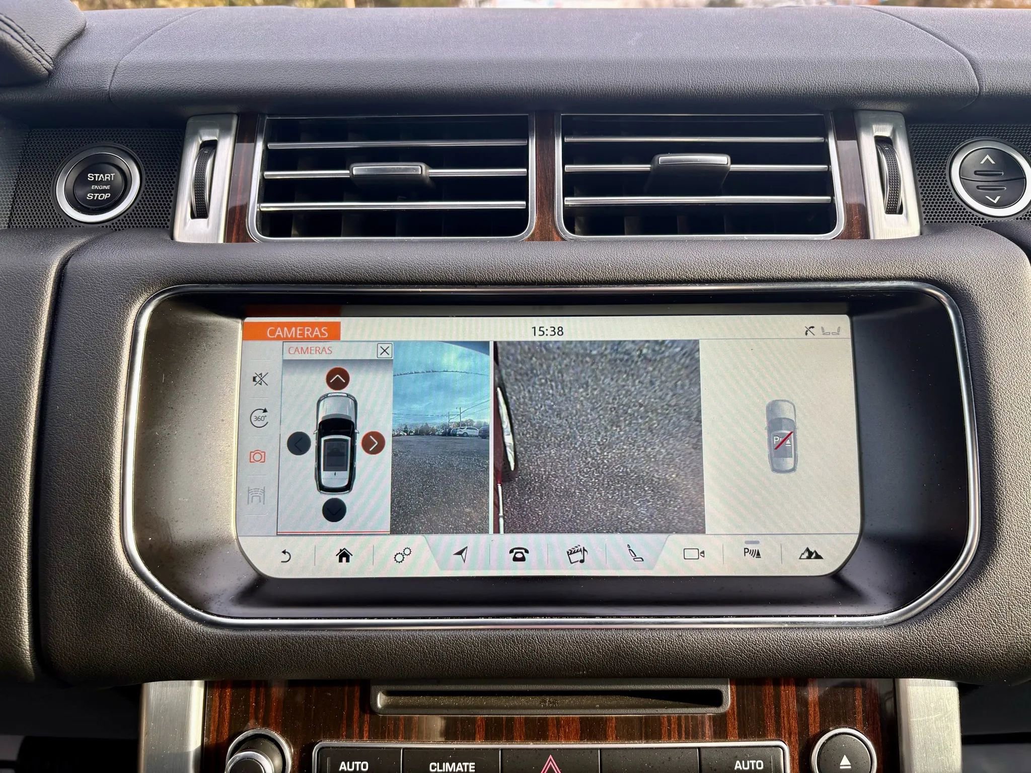 Used 2017 Land Rover Range Rover image 45