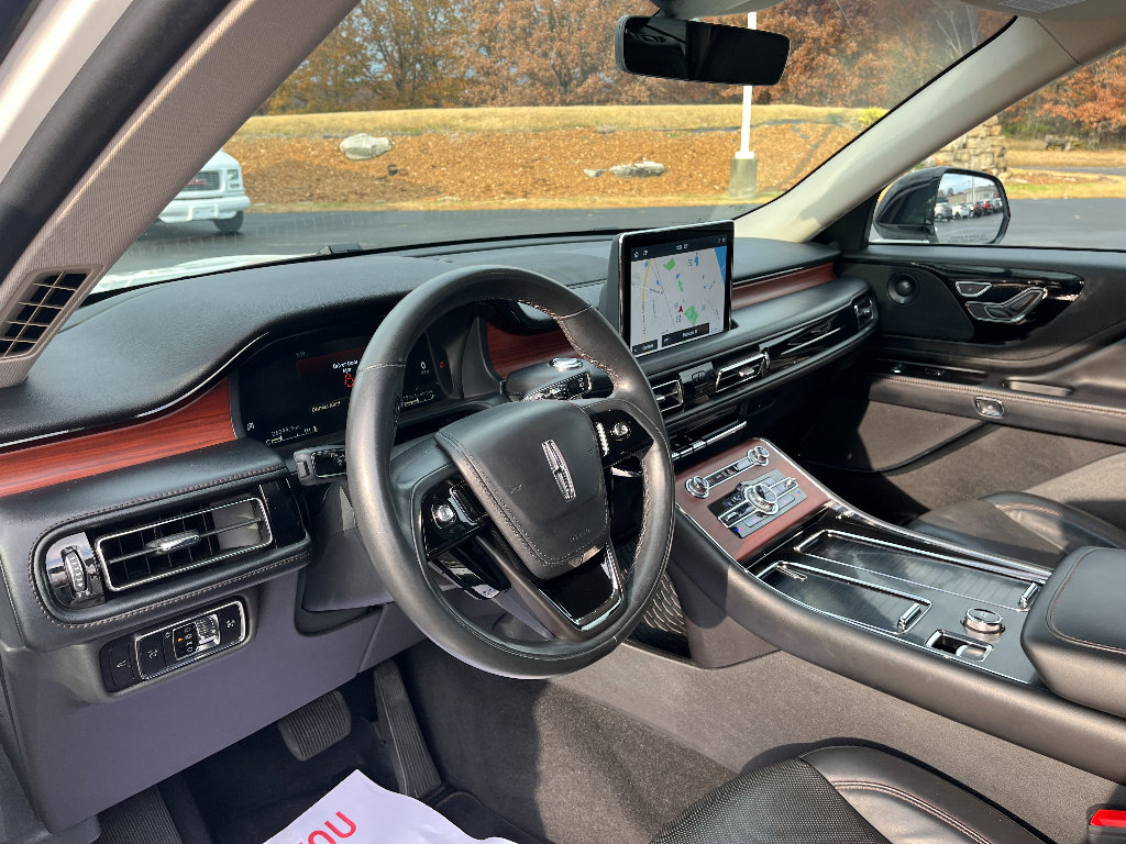 Used 2023 Lincoln Aviator Reserve AWD/4WD image 41
