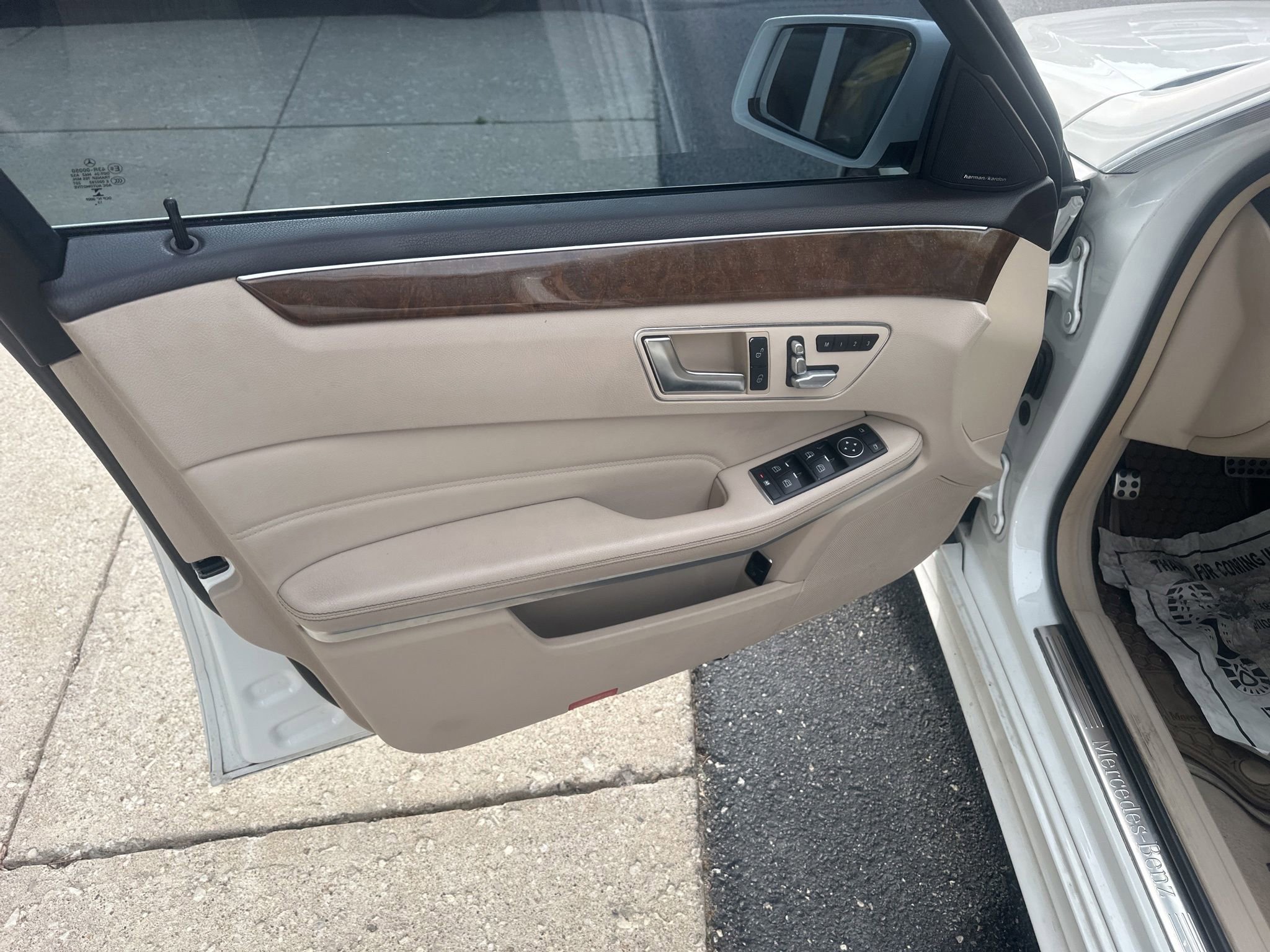 Used 2014 Mercedes-Benz E 350 Sedan image 19