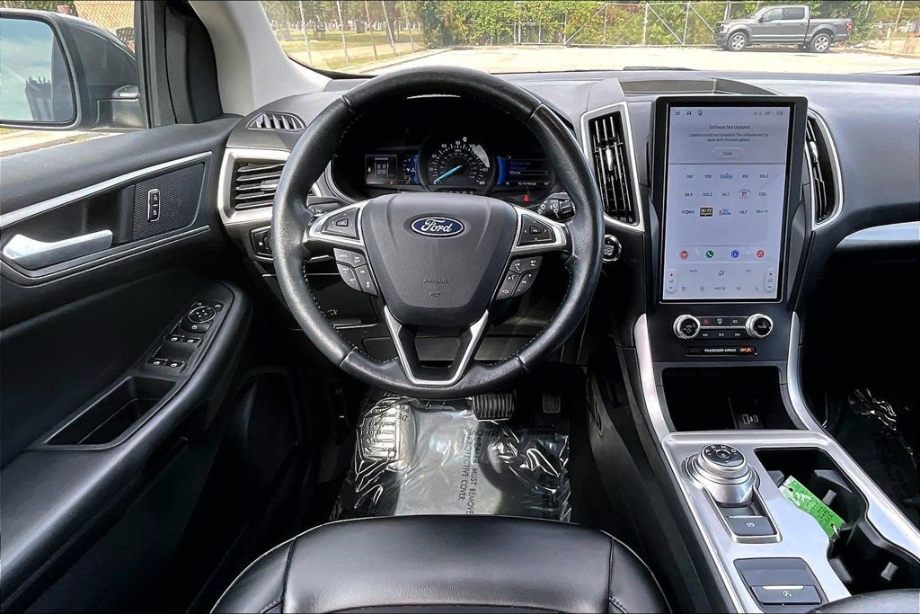Certified 2024 Ford Edge SEL w/ Convenience Package AWD/4WD image 5