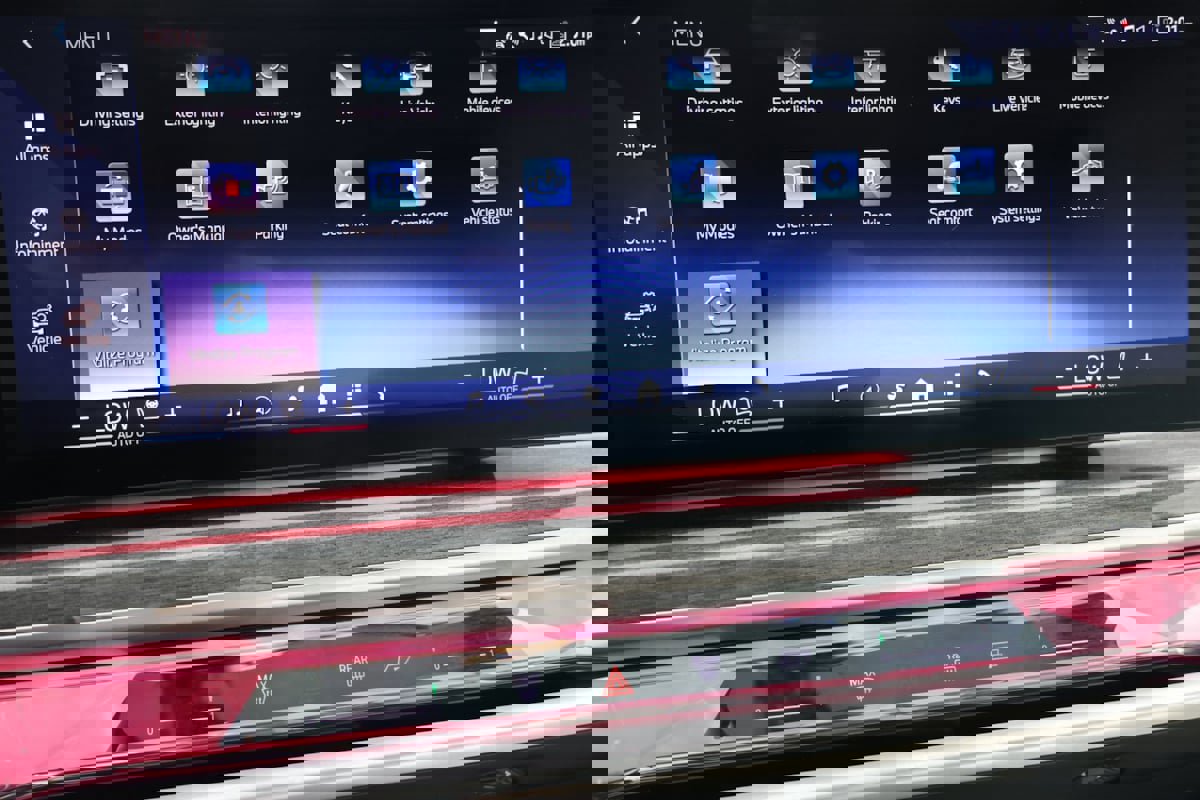 Used 2023 BMW 760i xDrive image 51